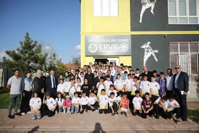 Erva Sporcularına Mobilyacılar Odası’ndan Ödül