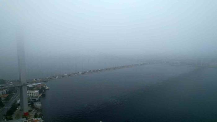 15 Temmuz Şehitler Köprüsü Siste Adeta Kayboldu