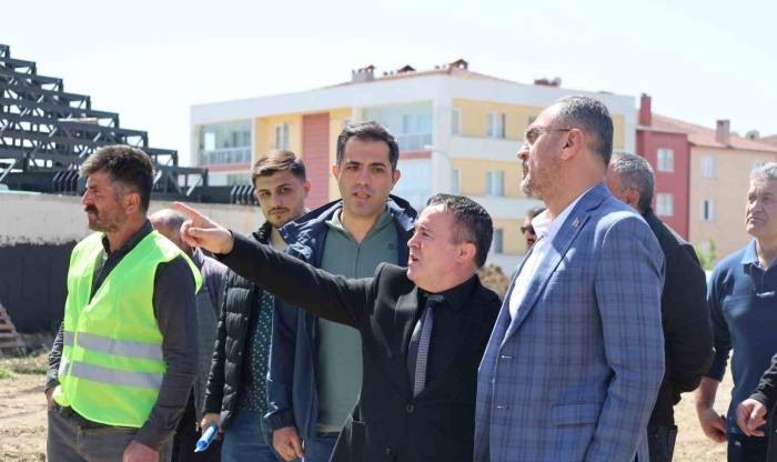 Bilecik’te Yıllardır Bitmeyen Edebali Stadı’nda İnceleme Yaptı