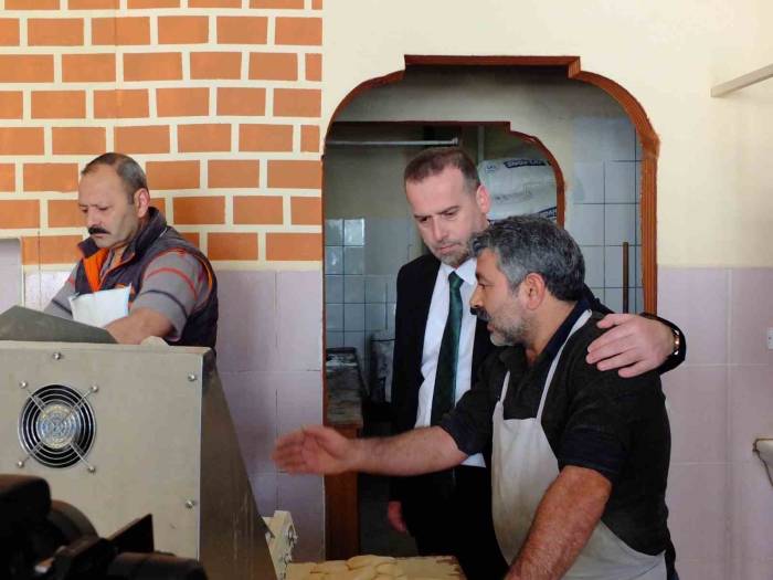 Karademir: "Gündüzbey Meydanı Bir An Önce Yapılmalı, Üretici Yalnız Bırakılmamalı"