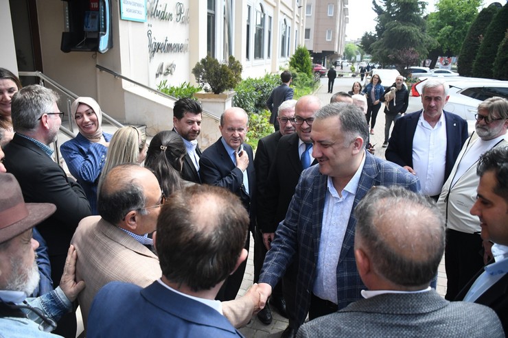 deva-partili-hasan-karal-secim-bolgesi-istanbulda-teskilat-mensuplariyla-bir-araya-geldi-4.jpg