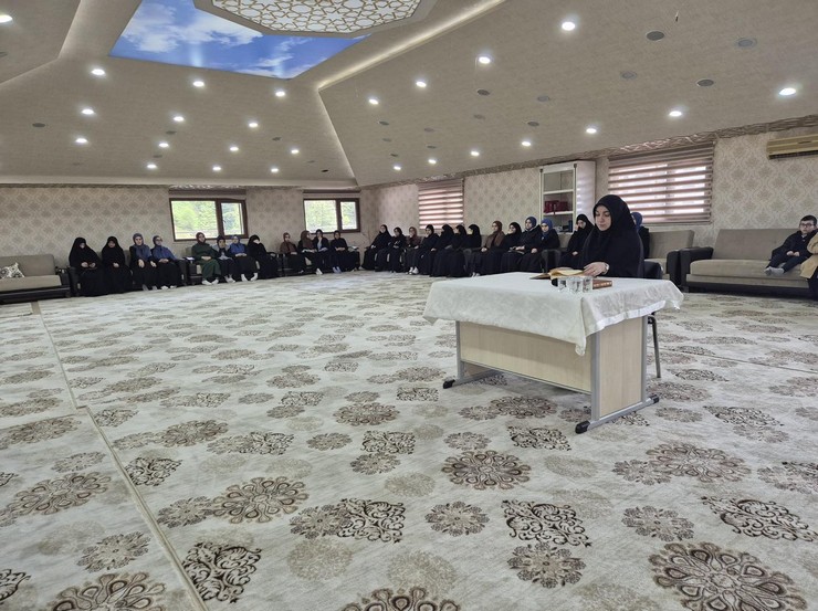 rizede-kadin-din-gorevlileri-kuran-i-kerimi-guzel-okuma-yarismasinda-yaristi-4.jpg