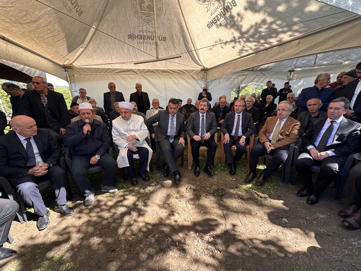 samsunun-canik-ilcesinde-akaryakit-istasyonunda-meydana-gelen-heyelanda-hayatini-kaybeden-baba-adem-kaya-ile-cocuklari-acelya-mina-ve-ayla-kaya-terme-ilcesinde-topra-5.jpg