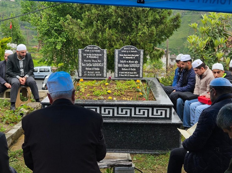 rizeli-emekli-muftu-haydar-sadikoglu-vefatinin-3-yil-donumunde-anildi-1.jpg