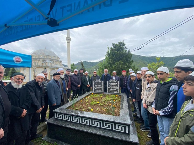 rizeli-emekli-muftu-haydar-sadikoglu-vefatinin-3-yil-donumunde-anildi-2.jpg