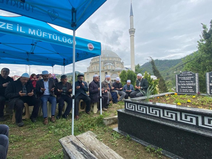 rizeli-emekli-muftu-haydar-sadikoglu-vefatinin-3-yil-donumunde-anildi-5.jpg