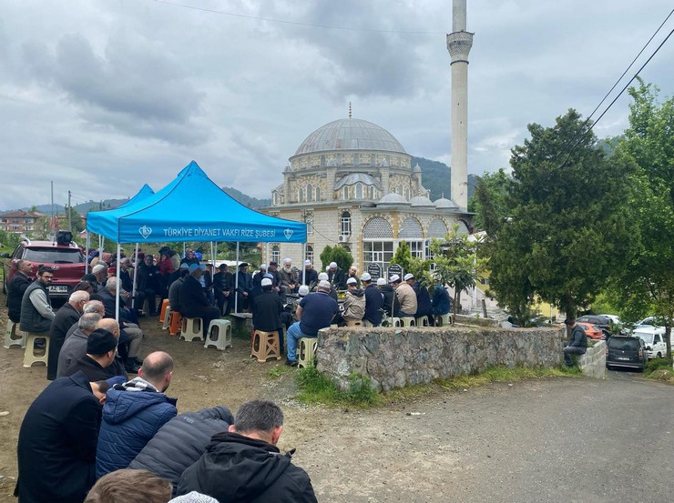 rizeli-emekli-muftu-haydar-sadikoglu-vefatinin-3-yil-donumunde-anildi-6.jpg