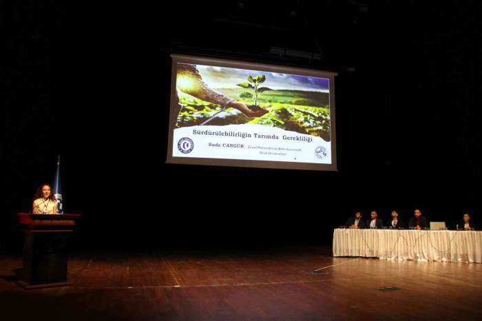 Uşak Üniversitesi’nde Ege Bölgesi 1. İklim Değişikliği Ve Sürdürülebilir Tarım Paneli Düzenlendi