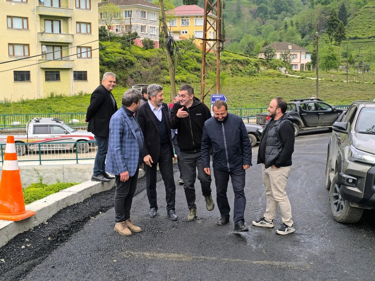 guneysu-belediye-baskani-ozer-calismalari-yerinde-inceledi-asfalt-ve-mesire-alanlarinda-gelismeler-7.jpg