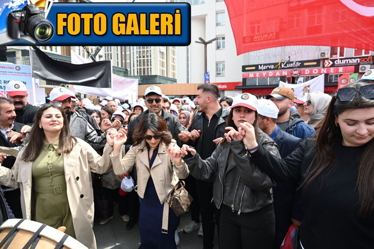 rizede-1-mayis-emek-ve-dayanisma-gunu-dolayisiyla-hak-is-konfederasyonu-tarafindan-15-temmuz-demokrasi-ve-cumhuriyet-meydaninda-program-duzenlendi.jpg