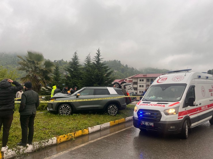 rizenin-guneysu-ilcesinde-meydana-gelen-trafik-kazasinda-suleyman-gur-68-hayatini-kaybetti.jpg