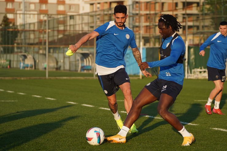 aykur-rizespor-trendyol-super-ligin-35-haftasinda-deplasmanda-karsilasacagi-konyaspor-maci-icin-hazirliklarina-basladi-6.jpg
