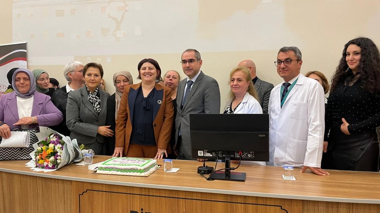 5-mayis-dunya-ebeler-gunu-rizede-il-saglik-mudurlugunun-ev-sahipliginde-anlamli-bir-etkinlikle-kutlandi-1.jpg
