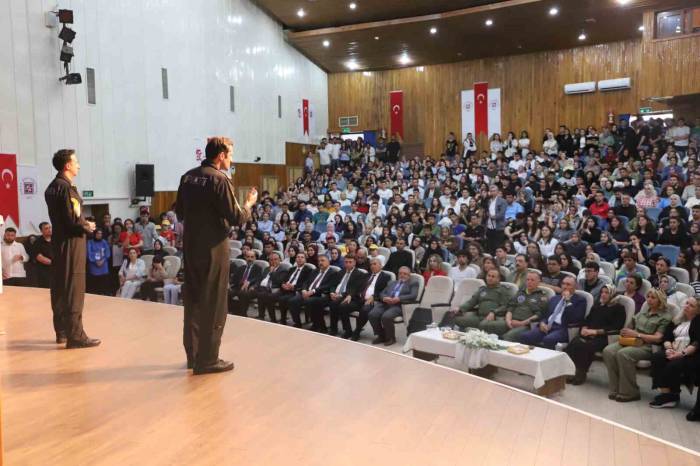 Solotürk Ekibi Öğrencilerle Buluştu