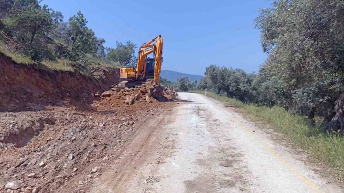 Büyükşehir’den Milas’ın Kırsal Mahallesine Ulaşım Yatırımı