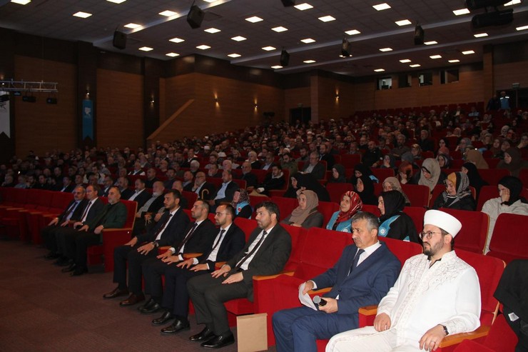 rize-diyanet-isleri-baskanligi-ve-turkiye-diyanet-vakfi-tdv-is-birligiyle-hayata-gecirilen-iki-onemli-etkinlige-ev-sahipligi-yapti-2.jpg