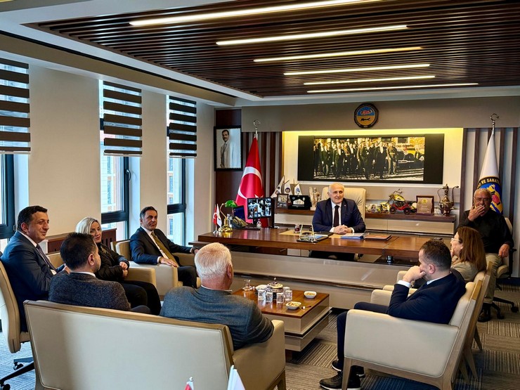 rize-sosyal-guvenlik-sgk-il-muduru-levent-durmus-sosyal-guvenlik-haftasi-etkinlikleri-kapsaminda-yaptigi-ziyaretler-ve-aciklamalarla-kayit-disi-istihdamin-olumsuz-et-10.jpg