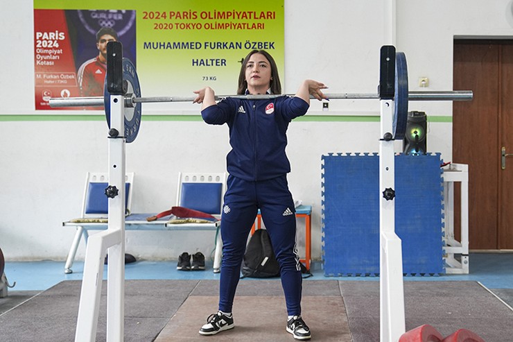 avrupa-sampiyonu-cansu-bektasin-gozu-olimpiyat-madalyasinda-2.jpg
