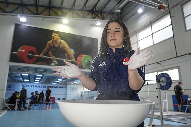 avrupa-sampiyonu-cansu-bektasin-gozu-olimpiyat-madalyasinda-3.jpg