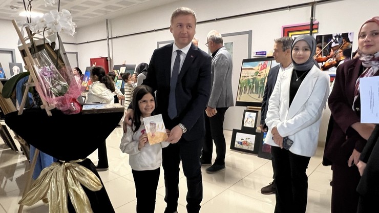 guneysu-genclik-merkezinden-genclik-haftasina-damga-vuran-etkinlikler-sanat-sahne-ve-zeka-bir-arada-8.jpg