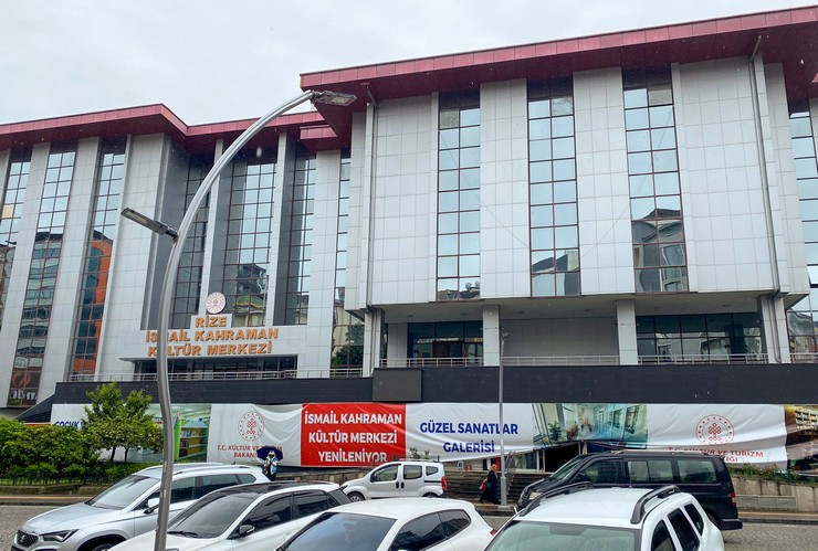 rizeye-modern-kutuphane-geliyor-ismail-kahraman-kultur-merkezinde-calismalar-basladi-9.jpg