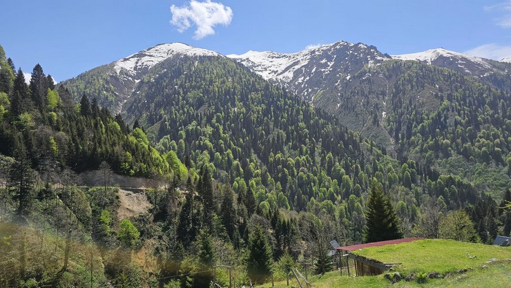 rize-valisi-ihsan-selim-baydas-rizenin-gelecek-adina-en-onemli-potansiyellerinden-birinin-turizm-oldugunu-soyledi-1.jpg
