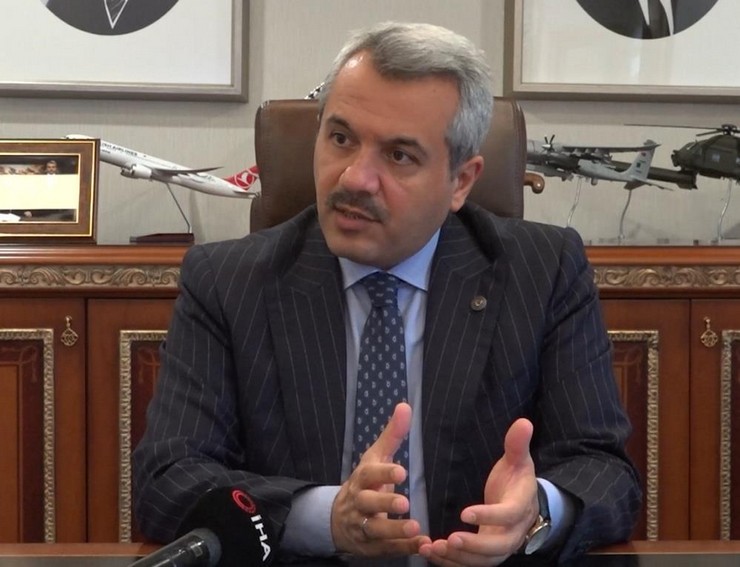 rize-valisi-ihsan-selim-baydas-turkiyenin-4-buyuk-lojistik-limani-iyidereye-yapiliyor-4.jpg