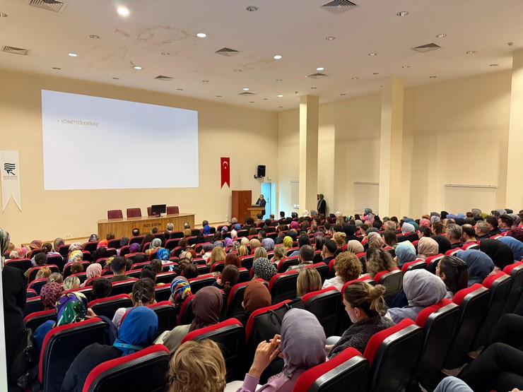 rizede-recep-tayyip-erdogan-universitesi-egitim-ve-arastirma-hastanesinde-sekreterlerle-degerlendirme-toplantisi-duzenlendi-2.jpg