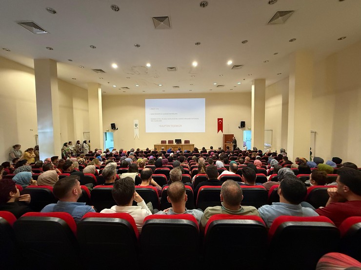 rizede-recep-tayyip-erdogan-universitesi-egitim-ve-arastirma-hastanesinde-sekreterlerle-degerlendirme-toplantisi-duzenlendi-3.jpg