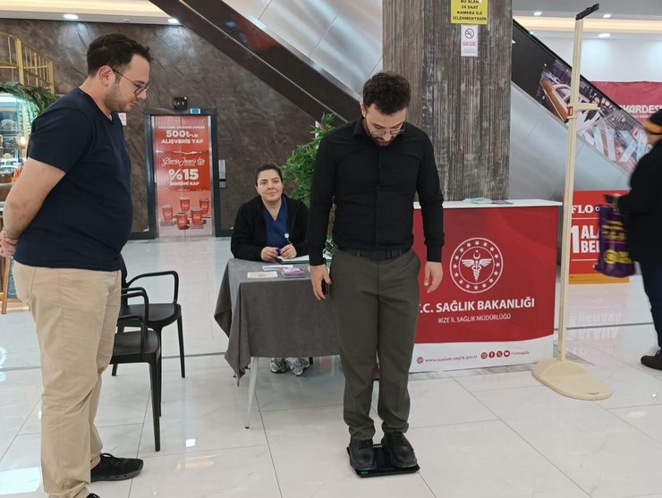 rize-saglik-mudurlugunden-obeziteye-karsi-bilgilendirme-ve-egitim-seferberligi-1.jpg