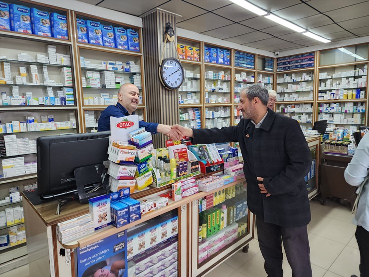 saadet-partisi-rizede-eczacilarin-gunu-kutladi-sorunlarina-dikkat-cekti-3.jpg