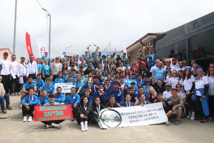 turkiye-kano-federasyonu-tarafindan-rizede-duzenlenen-turkiye-rafting-sampiyonasi-yarislari-tamamlandi-6.jpg