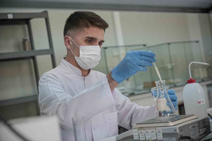 Mehmetçiğin İçtiği Sütten, Yediği Konserveye Kadar Hepsi Bu Laboratuvardan Geçiyor