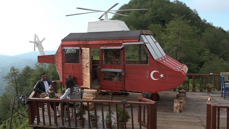 rizeli-isletmeci-ben-bu-dag-basina-isletmemin-bahcesine-bu-helikopteri-indirecegim-dedi-ve-indirdi-1.jpg