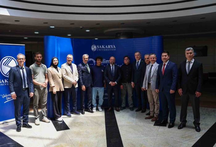 Başkan Alemdar’dan Gençlerle Saha Mesaisi