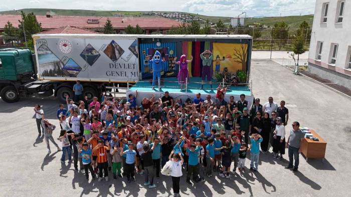 Bayburt’ta Çocuklara Suyun Önemi Tiyatroyla Anlatıldı