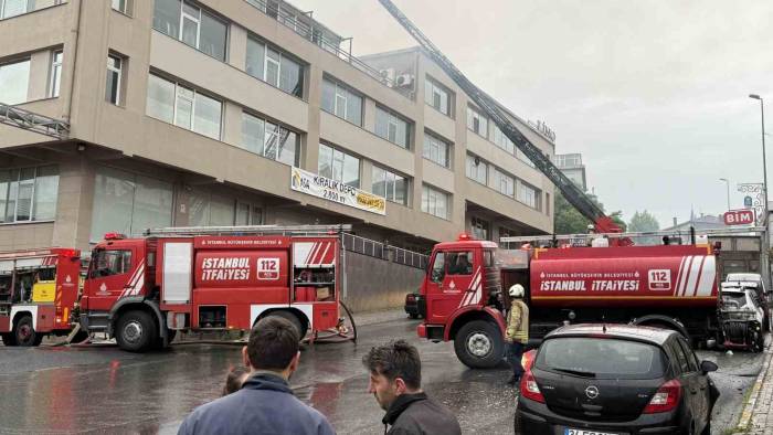 Eyüpsultan’da Tekstil Fabrikasında Yangın Paniği