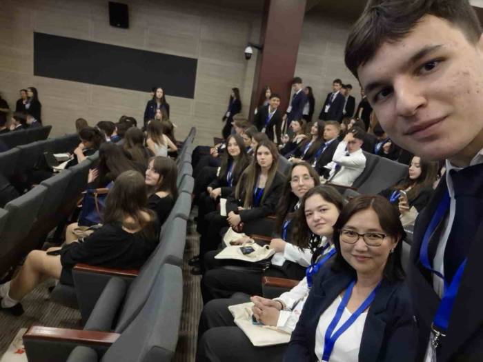 Öğrencilerin Yasa Teklifi Oy Birliğiyle Kabul Edildi