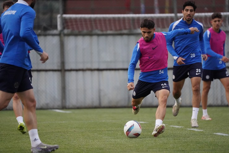 aykur-rizespor-trendyol-super-ligin-son-haftasinda-konuk-edecegi-atakas-hatayspor-maci-hazirliklarina-basladi-5.jpg