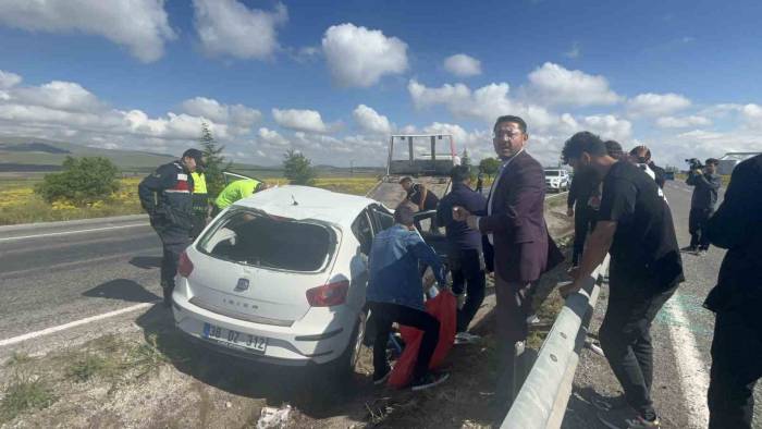 Nevşehir’de Takla Atan Otomobil Refüje Devrildi: 4 Kişilik Aile Yaralandı