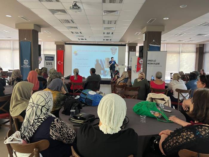 60 Yaş Üstü Vatandaşlara Dolandırıcılığa Karşı Eğitim