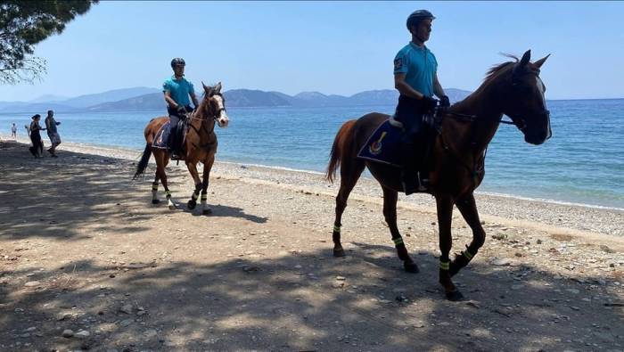 Kuşadası’nda Atlı Jandarma Timi Göreve Başladı
