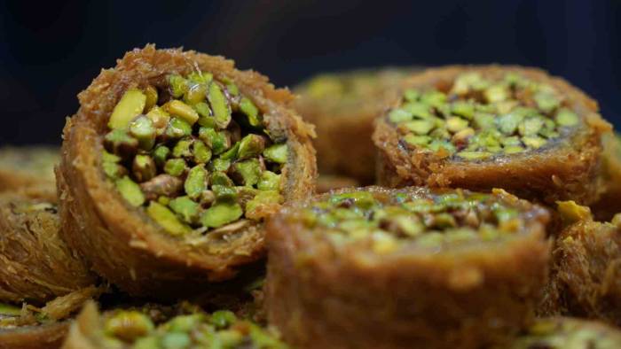 İzmir’de Baklava Mesaisi