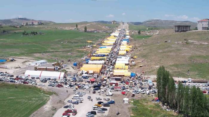 Ankara’da Kurban Kesim Alanındaki Yoğunluk Havadan Görüntülendi