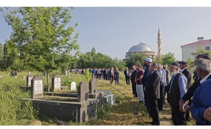 Muş’ta Bayramlaşmada Uzun Kuyruklar Oluştu