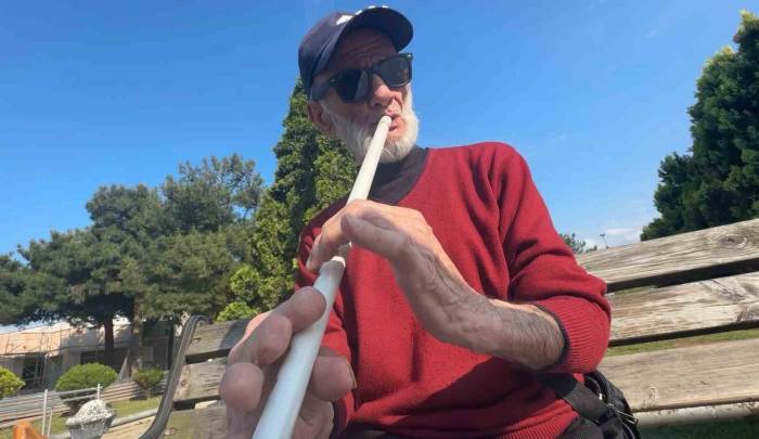 Kesik Parmaklarına Rağmen Neyi Bırakmadı: 70 Yaşındaki Vatandaşın Müzik Tutkusu Hayran Bırakıyor