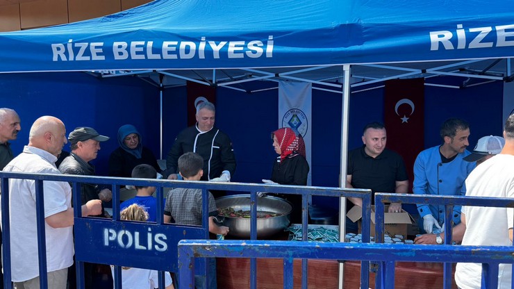 rizede-geleneksel-bayramlasma-gerceklesti-10-001.jpg