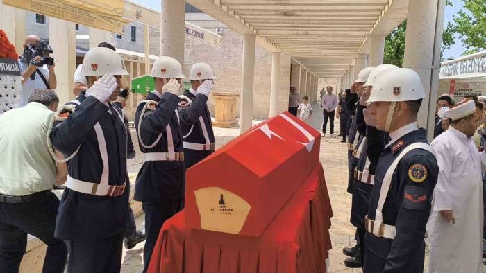 Kırşehirli Uzman Çavuş Ve Eşi Trafik Kazasında Hayatını Kaybetti