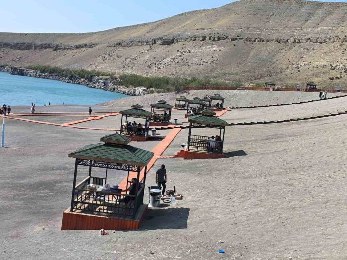 Karapınar’ın Gözdesi Acıgöl’e Bayramda Ziyaretçi Akını