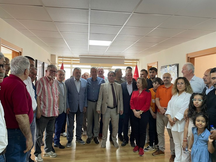 cumhuriyet-halk-partisi-chp-rize-il-orgutu-kurban-bayraminin-dorduncu-gununde-geleneksel-bayramlasma-toreni-duzenledi-2.jpg
